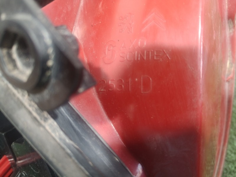 Recambio de piloto delantero derecho para peugeot 206 berlina 1.4 referencia OEM IAM 2531D 2531D 2531D