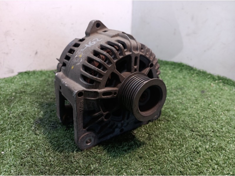 Recambio de alternador para renault megane ii berlina 5p referencia OEM IAM 8200495294 8200495294 2543342A