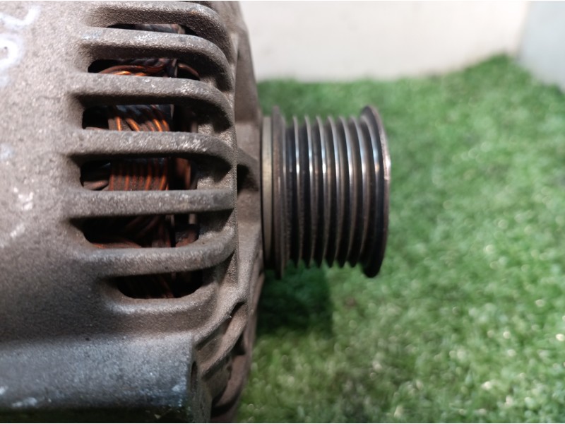 Recambio de alternador para renault megane ii berlina 5p referencia OEM IAM 8200495294 8200495294 2543342A