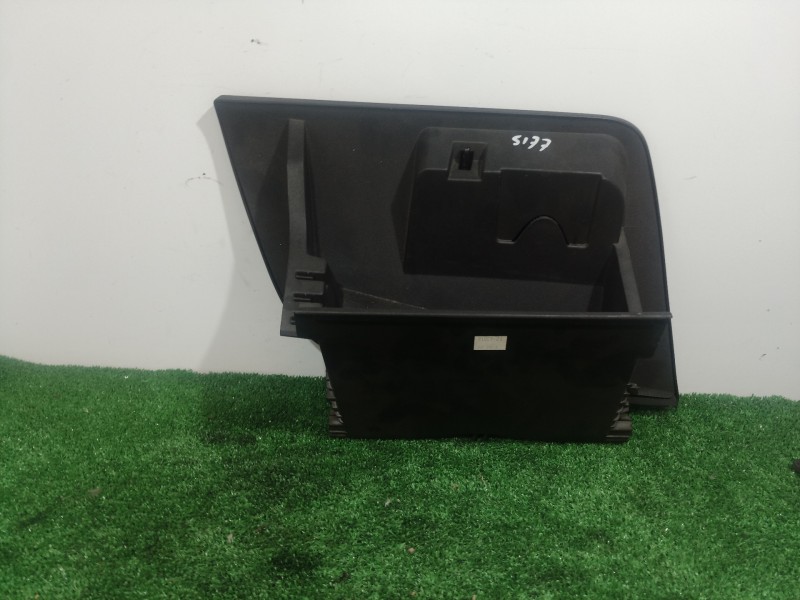 Recambio de guantera para seat altea (5p1) sport referencia OEM IAM 5P1857121B 5P1857121B 5P1857121B