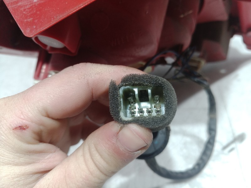 Recambio de piloto trasero derecho para chevrolet kalos 1.4 sx sport referencia OEM IAM 300267 300267 300267