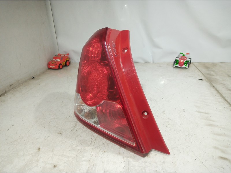 Recambio de piloto trasero izquierdo para chevrolet kalos 1.4 sx sport referencia OEM IAM 300266 300266 300266