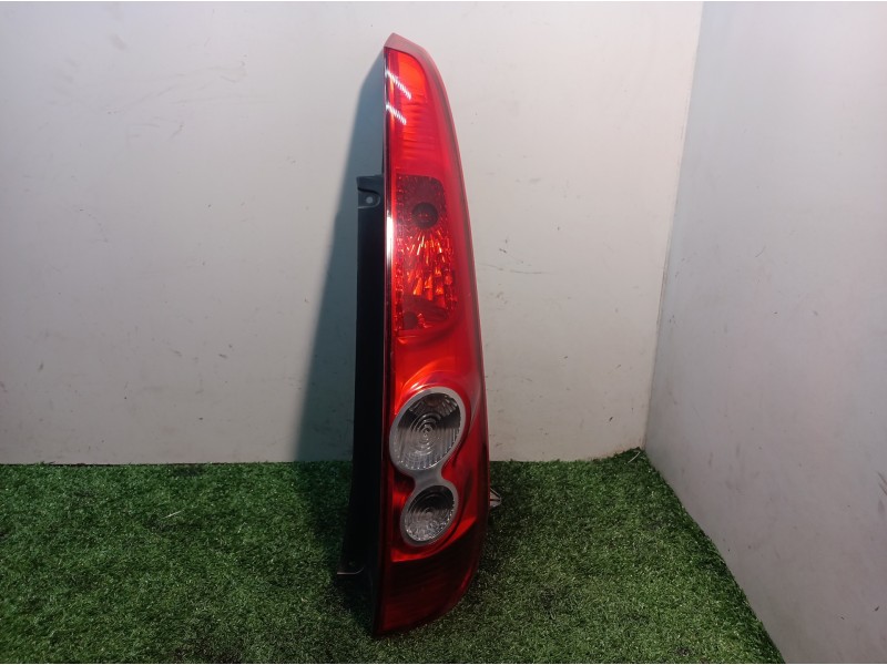 Recambio de piloto trasero derecho para ford fiesta (cbk) referencia OEM IAM 9EL35405402 9EL35405402 9EL35405402