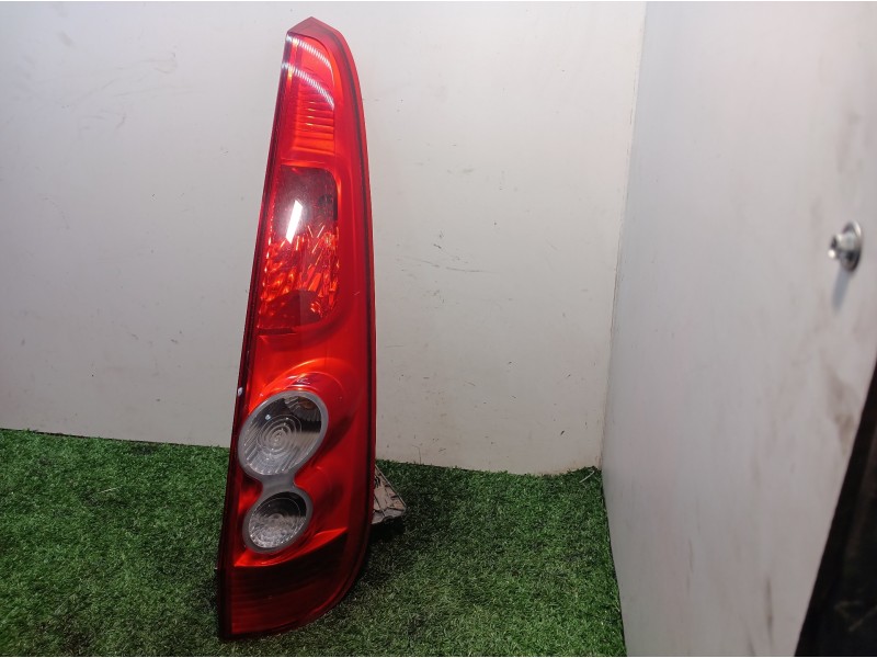 Recambio de piloto trasero derecho para ford fiesta (cbk) referencia OEM IAM 9EL35405402 9EL35405402 9EL35405402