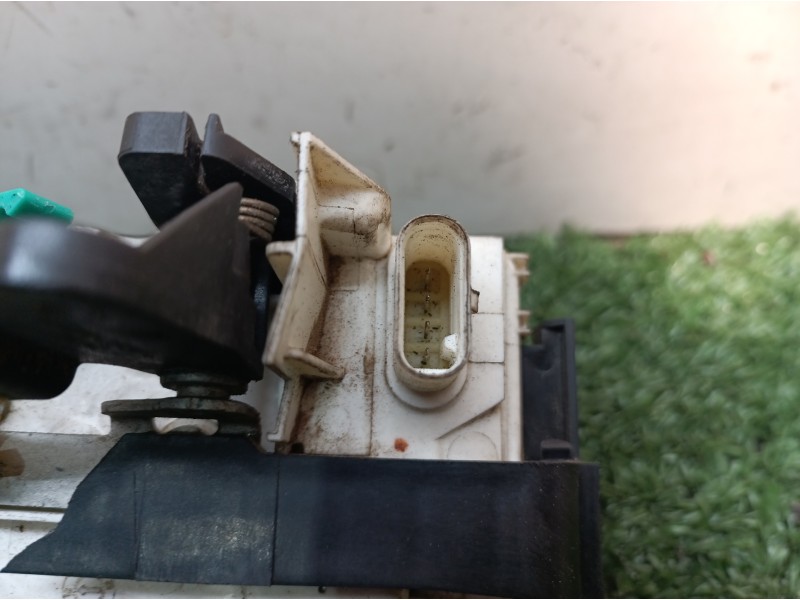 Recambio de cerradura puerta trasera izquierda para dodge caliber s referencia OEM IAM 04589415ADA 04589415ADA 04589415