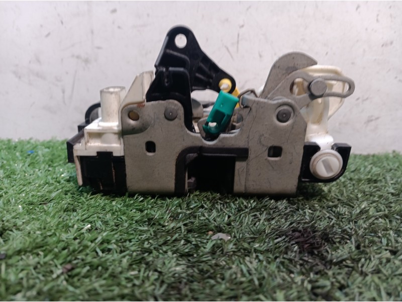 Recambio de cerradura puerta trasera izquierda para dodge caliber s referencia OEM IAM 04589415ADA 04589415ADA 04589415