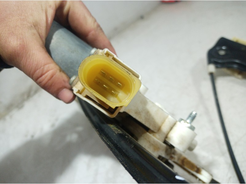 Recambio de elevalunas delantero izquierdo para bmw serie 3 berlina (e90) 316d referencia OEM IAM 6927027 6927027 6927027