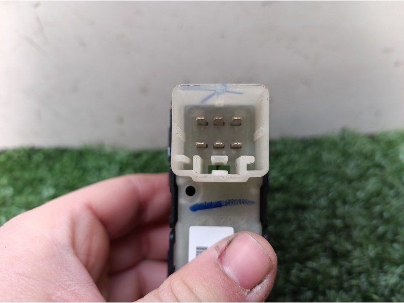 Recambio de mando elevalunas delantero derecho para dodge caliber s referencia OEM IAM 56040693AD 56040693AD 56040693