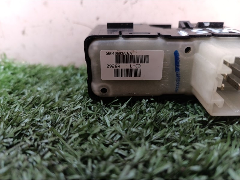 Recambio de mando elevalunas delantero derecho para dodge caliber s referencia OEM IAM 56040693AD 56040693AD 56040693