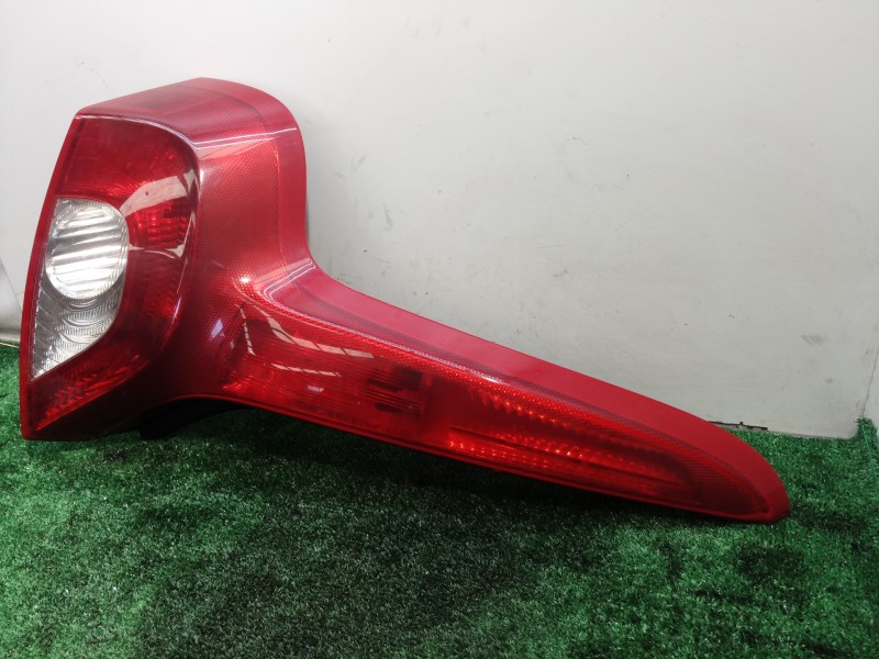 Recambio de piloto trasero izquierdo para volvo c30 1.6 d drive kinetic referencia OEM IAM 27710105 27710105 27710105