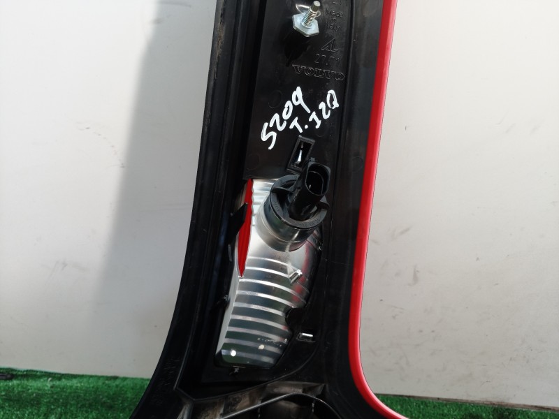 Recambio de piloto trasero izquierdo para volvo c30 1.6 d drive kinetic referencia OEM IAM 27710105 27710105 27710105