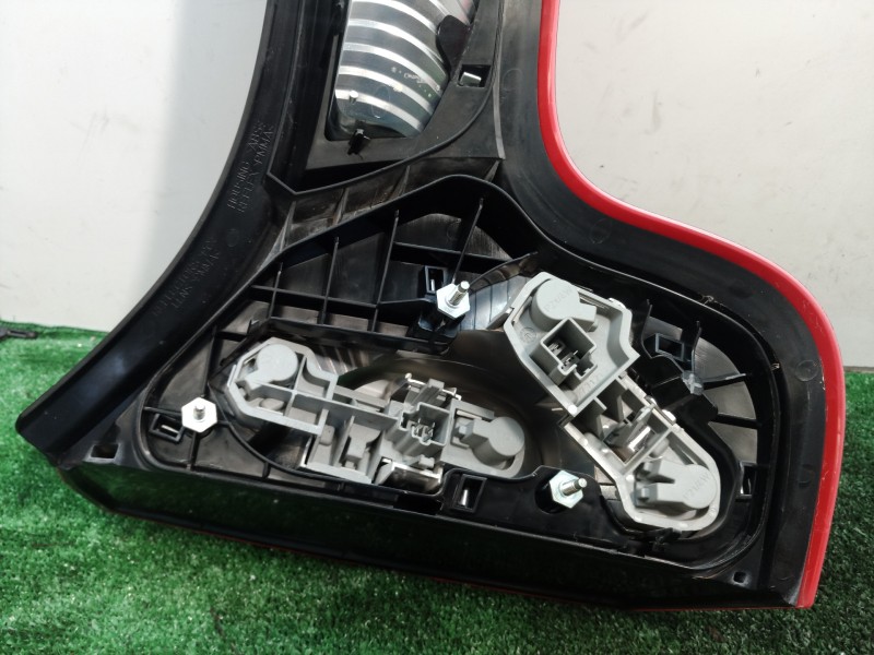 Recambio de piloto trasero izquierdo para volvo c30 1.6 d drive kinetic referencia OEM IAM 27710105 27710105 27710105