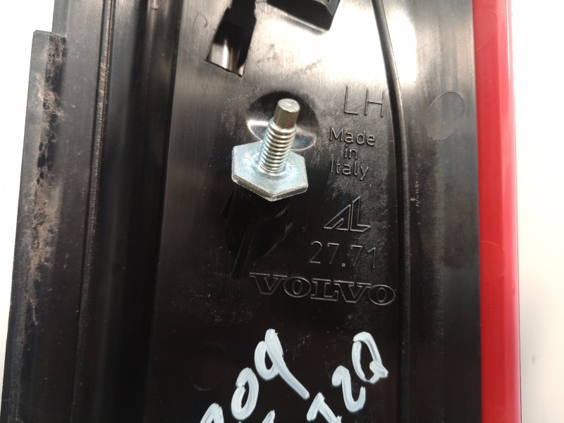 Recambio de piloto trasero izquierdo para volvo c30 1.6 d drive kinetic referencia OEM IAM 27710105 27710105 27710105
