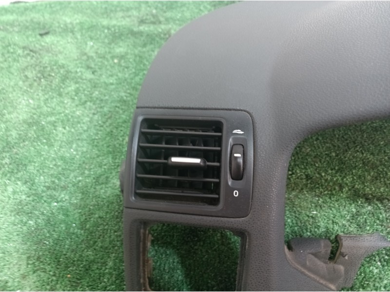 Recambio de salpicadero para volvo c30 1.6 d drive kinetic referencia OEM IAM 30722599 30722599 30722599