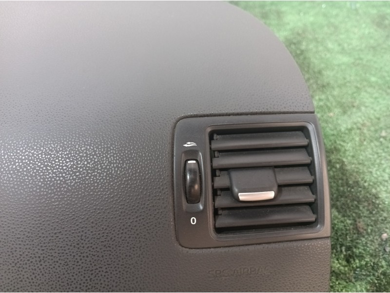 Recambio de salpicadero para volvo c30 1.6 d drive kinetic referencia OEM IAM 30722599 30722599 30722599