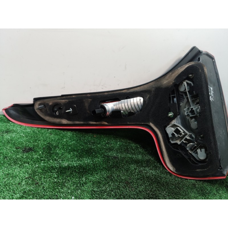 Recambio de piloto trasero derecho para volvo c30 1.6 d drive kinetic referencia OEM IAM 27710205 27710205 27710205