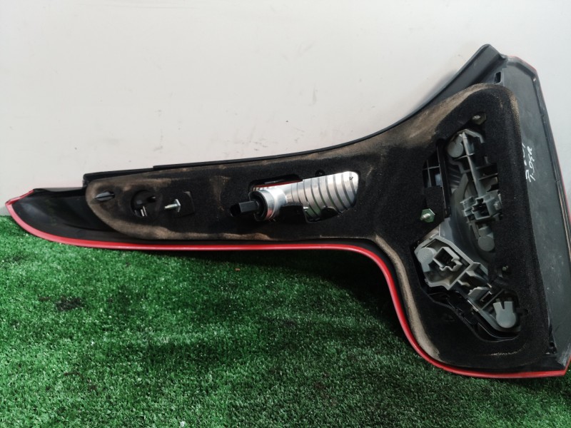 Recambio de piloto trasero derecho para volvo c30 1.6 d drive kinetic referencia OEM IAM 27710205 27710205 27710205