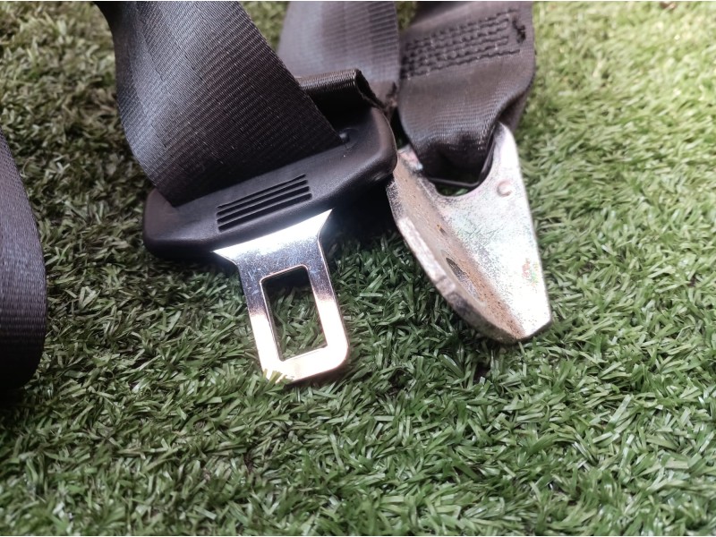 Recambio de cinturon seguridad trasero derecho para volkswagen golf vi (5k1) advance referencia OEM IAM 1K6857806AA 1K6857806AA 