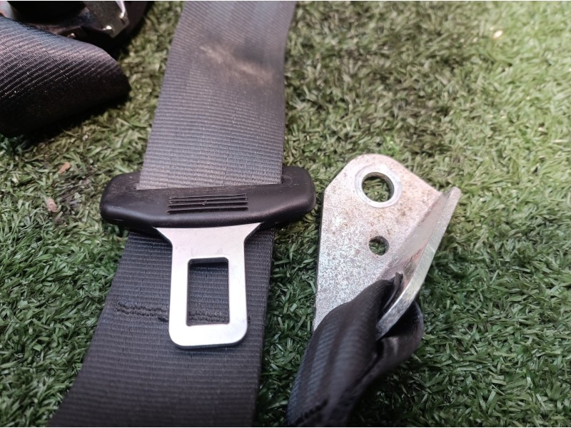 Recambio de cinturon seguridad trasero izquierdo para volkswagen golf vi (5k1) advance referencia OEM IAM 1K6857805AA 1K6857805A