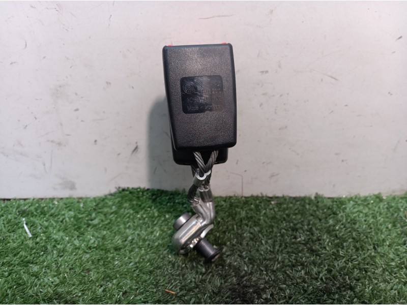 Recambio de anclaje cinturon tra. central para volkswagen golf vi (5k1) advance referencia OEM IAM 1K0857739M 1K0857739M 1K08577