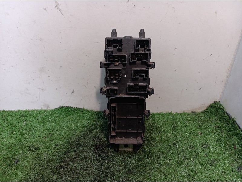 Recambio de caja reles / fusibles para mitsubishi colt (cj0) 1300 glx referencia OEM IAM   