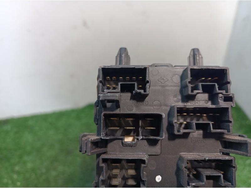 Recambio de caja reles / fusibles para mitsubishi colt (cj0) 1300 glx referencia OEM IAM   