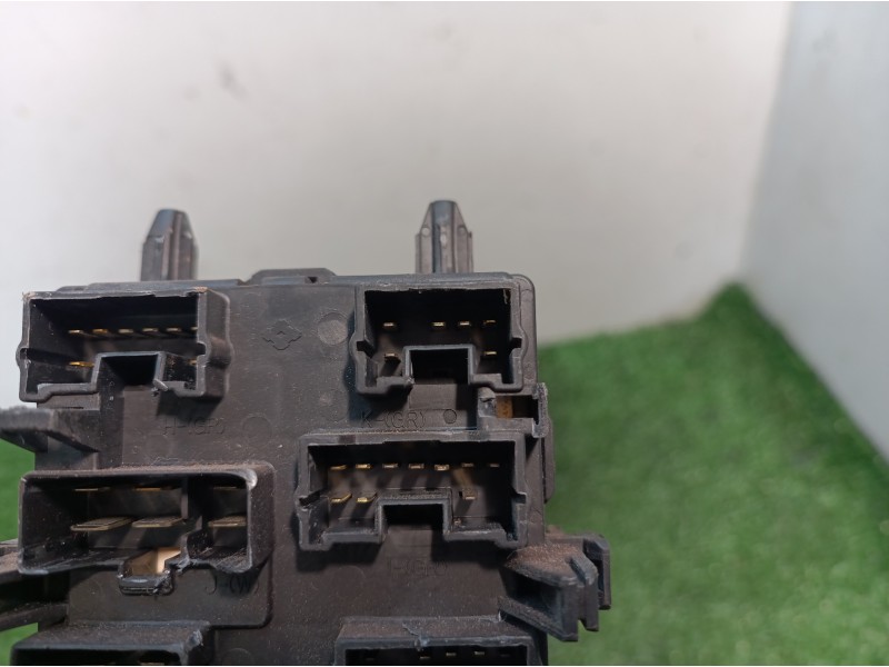 Recambio de caja reles / fusibles para mitsubishi colt (cj0) 1300 glx referencia OEM IAM   