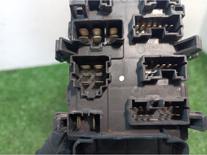Recambio de caja reles / fusibles para mitsubishi colt (cj0) 1300 glx referencia OEM IAM   