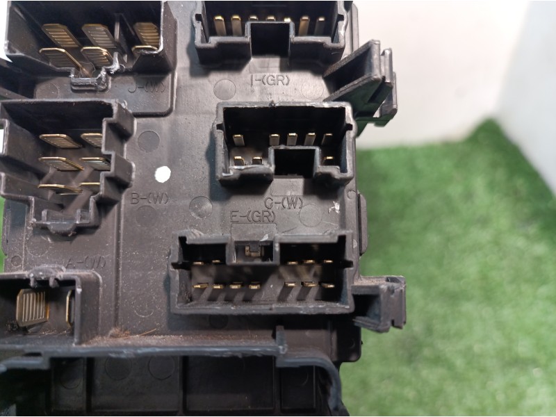 Recambio de caja reles / fusibles para mitsubishi colt (cj0) 1300 glx referencia OEM IAM   
