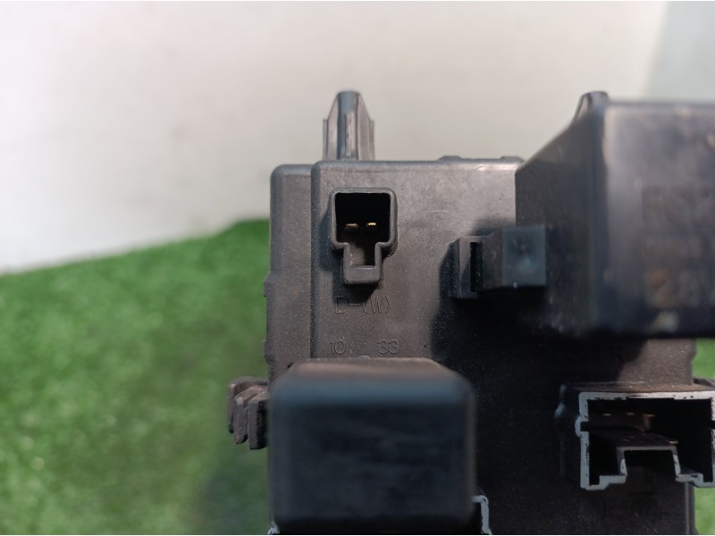 Recambio de caja reles / fusibles para mitsubishi colt (cj0) 1300 glx referencia OEM IAM   