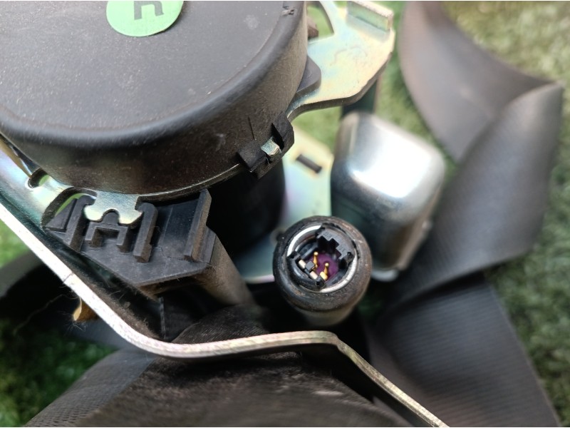 Recambio de cinturon seguridad delantero derecho para kia cee´d emotion referencia OEM IAM 609488700AAH 609436000 888201H700