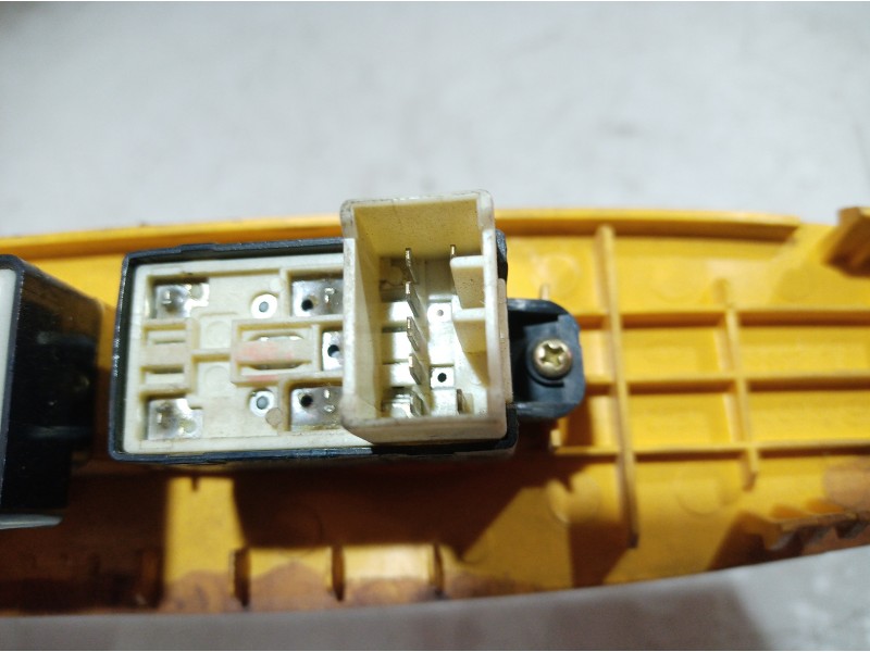 Recambio de mando elevalunas delantero derecho para kia carnival referencia OEM IAM 0K53A66360A 0K53A66360A 0K53A66360A