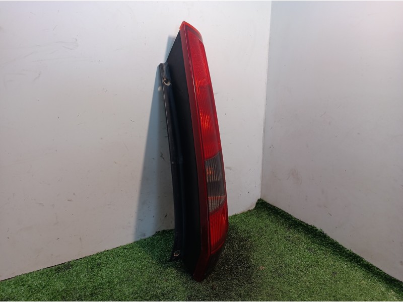 Recambio de piloto trasero derecho para ford fiesta (cbk) ambiente referencia OEM IAM 2S6113N004AD 2S6113N004AD 2S6113N004