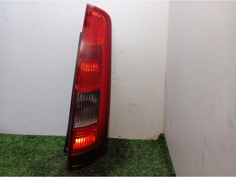 Recambio de piloto trasero derecho para ford fiesta (cbk) ambiente referencia OEM IAM 2S6113N004AD 2S6113N004AD 2S6113N004