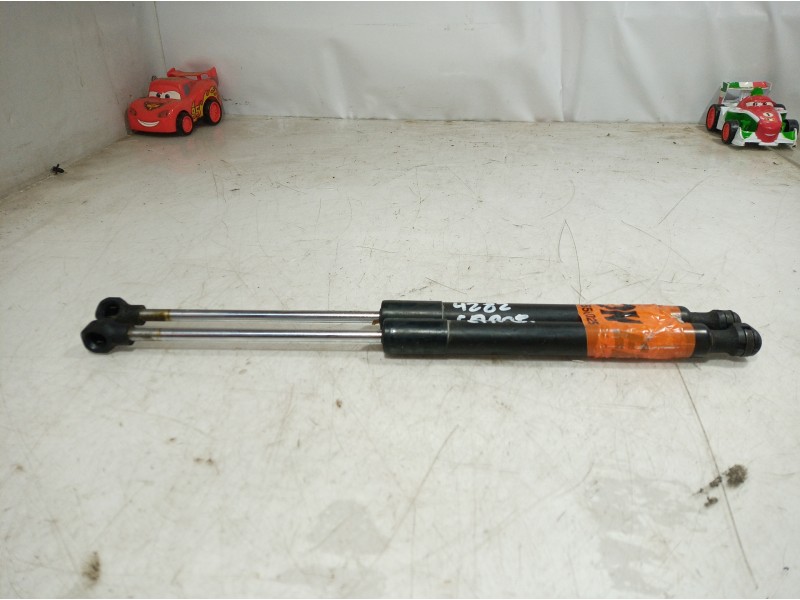 Recambio de amortiguadores capo para renault captur helly hansen referencia OEM IAM 65470999 65470999 65470999