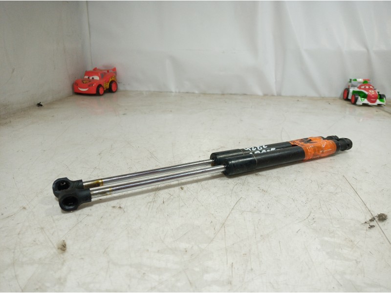 Recambio de amortiguadores capo para renault captur helly hansen referencia OEM IAM 65470999 65470999 65470999