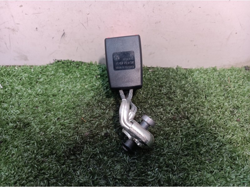 Recambio de anclaje cinturon tra. central para volkswagen golf vi (5k1) advance referencia OEM IAM 1K0857739M 1K0857739M 1K08577