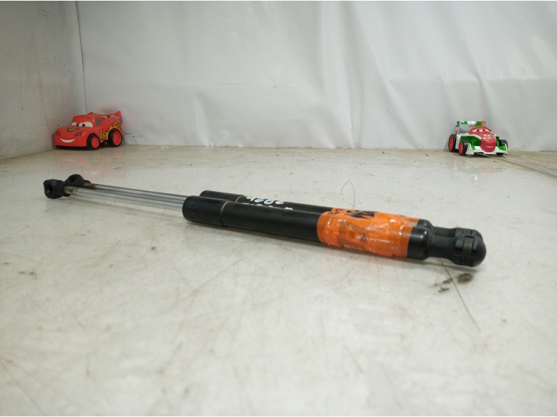 Recambio de amortiguadores capo para renault captur helly hansen referencia OEM IAM 65470999 65470999 65470999