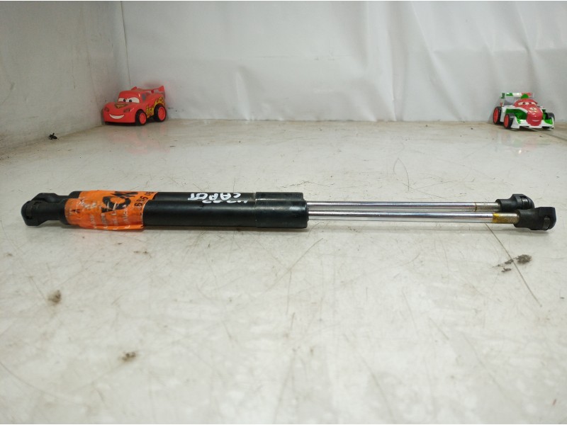 Recambio de amortiguadores capo para renault captur helly hansen referencia OEM IAM 65470999 65470999 65470999