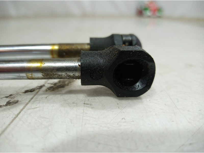 Recambio de amortiguadores capo para renault captur helly hansen referencia OEM IAM 65470999 65470999 65470999