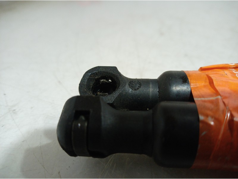 Recambio de amortiguadores capo para renault captur helly hansen referencia OEM IAM 65470999 65470999 65470999