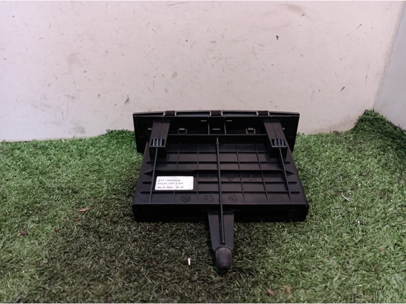 Recambio de cenicero para alfa romeo 147 (190) 1.9 jtd cat referencia OEM IAM 7352990590 7352990590 17270010