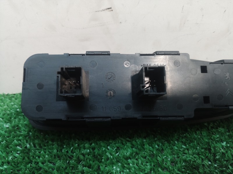 Recambio de mando elevalunas delantero izquierdo para citroën c4 picasso business class referencia OEM IAM 532650 532650 532650