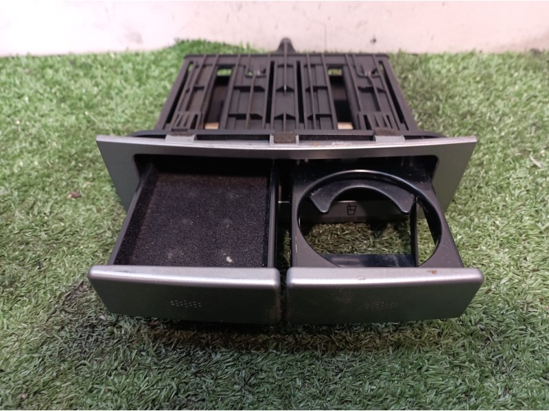 Recambio de cenicero para alfa romeo 147 (190) 1.9 jtd cat referencia OEM IAM 7352990590 7352990590 17270010