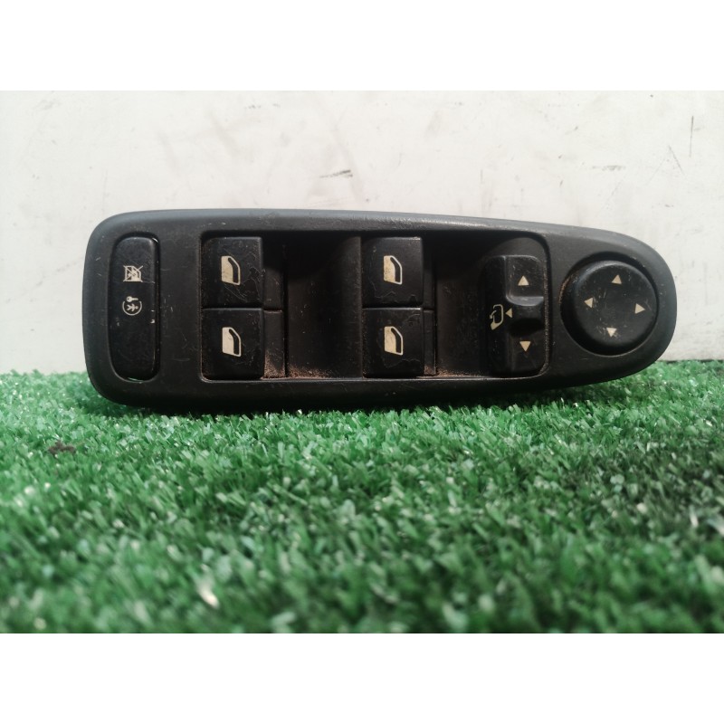 Recambio de mando elevalunas delantero izquierdo para citroën c4 picasso business class referencia OEM IAM 532650 532650 532650