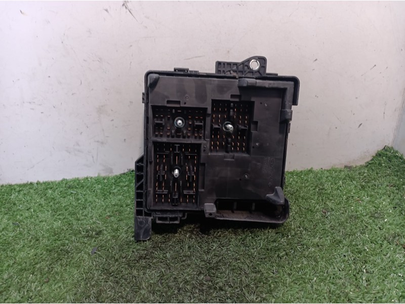 Recambio de caja reles / fusibles para kia cee´d emotion referencia OEM IAM 919501H030 919501H030 919501H030