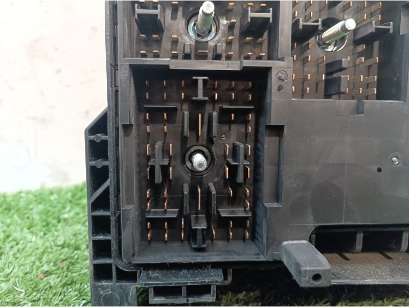 Recambio de caja reles / fusibles para kia cee´d emotion referencia OEM IAM 919501H030 919501H030 919501H030