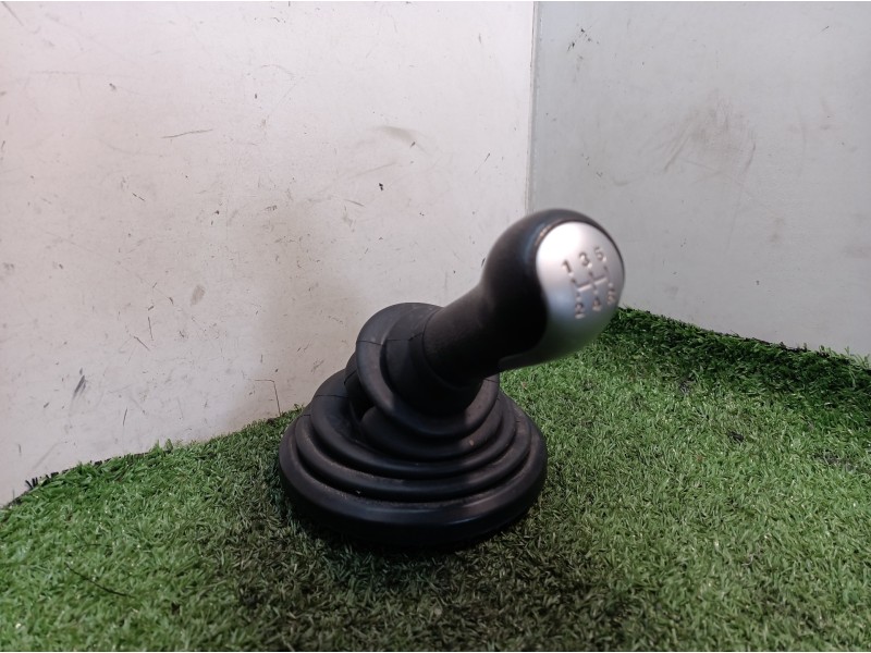 Recambio de pomo palanca cambio para ford fiesta (cbk) ambiente referencia OEM IAM 2S617277ABW 2S617277ABW 2S617277