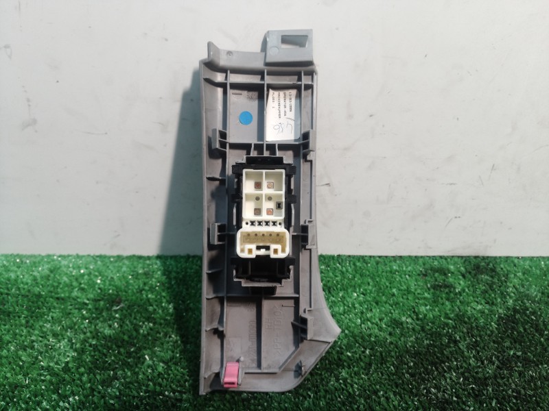 Recambio de mando elevalunas delantero derecho para toyota yaris (ksp9/scp9/nlp9) básico referencia OEM IAM 742310D090 742310D09