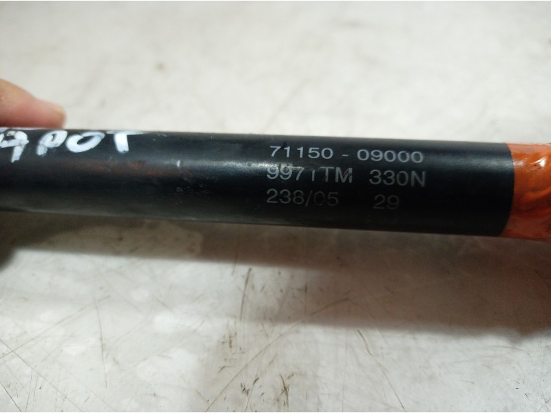 Recambio de amortiguadores capo para ssangyong kyron 200 xdi premium 4wd referencia OEM IAM 7115009000 7115009000 7115009000